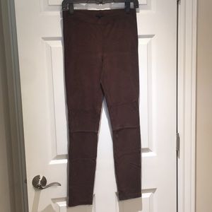 Fitted dark brown leggings